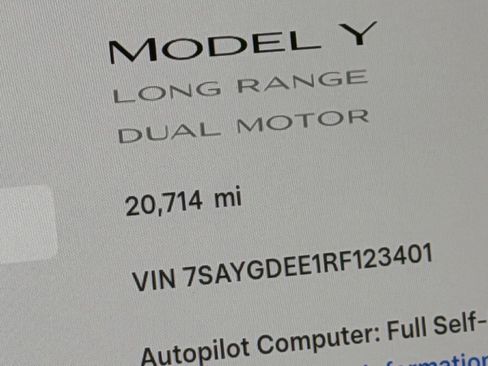 Used 2024 Tesla Model Y Long Range AWD/4WD image 16