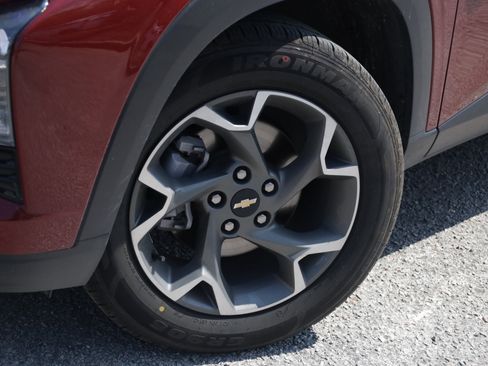 Used 2025 Chevrolet Trax LT image 15