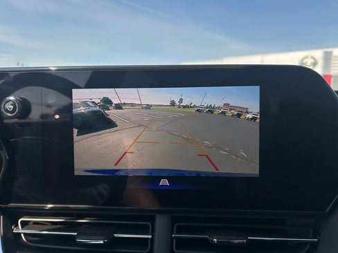 Used 2024 Chevrolet Trax LT w/ Driver Confidence Package image 17