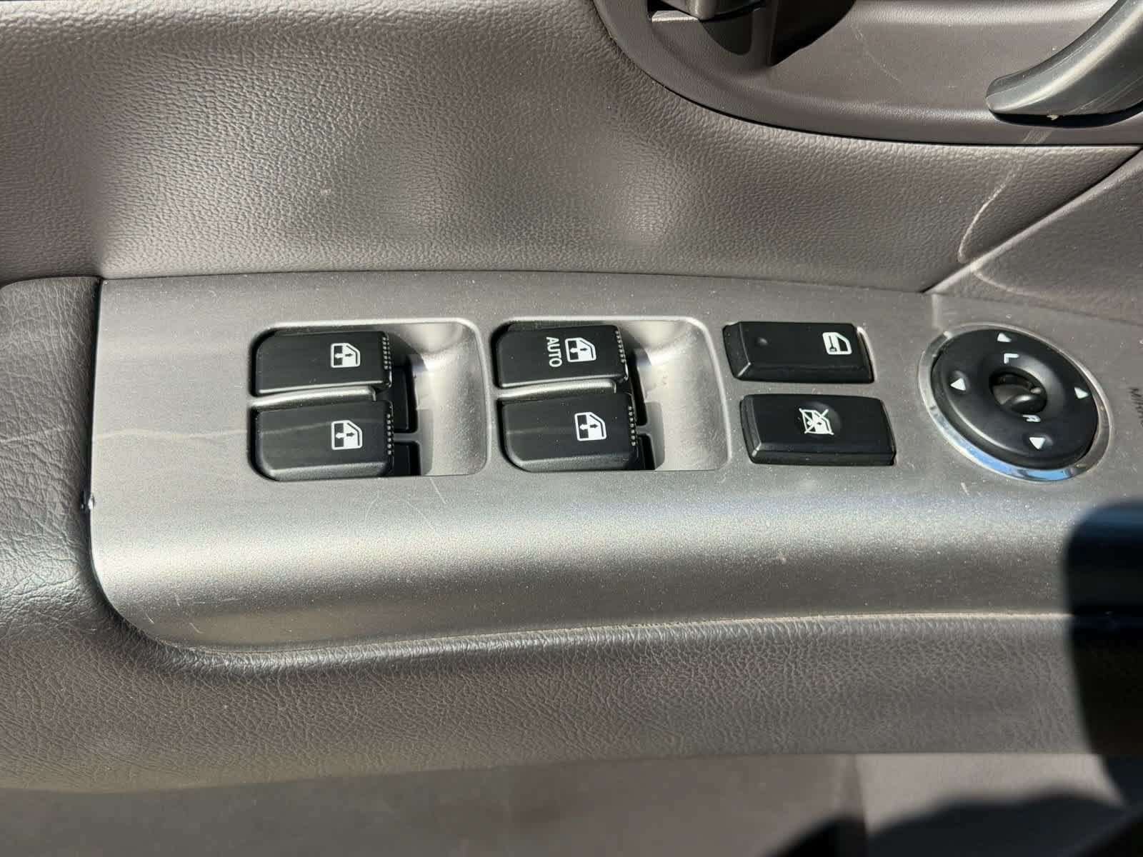 Used 2011 Hyundai Santa Fe Limited FWD image 15