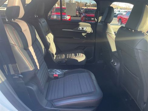 New 2026 Ford Explorer ST-Line w/ ST-Line Street Pack image 13