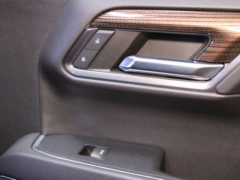 Used 2023 Chevrolet Silverado 1500 LT Trail Boss image 9