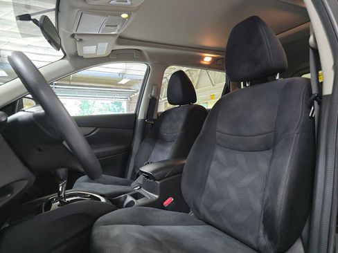 Used 2014 Nissan Rogue SV w/ SV Premium Package AWD/4WD image 21
