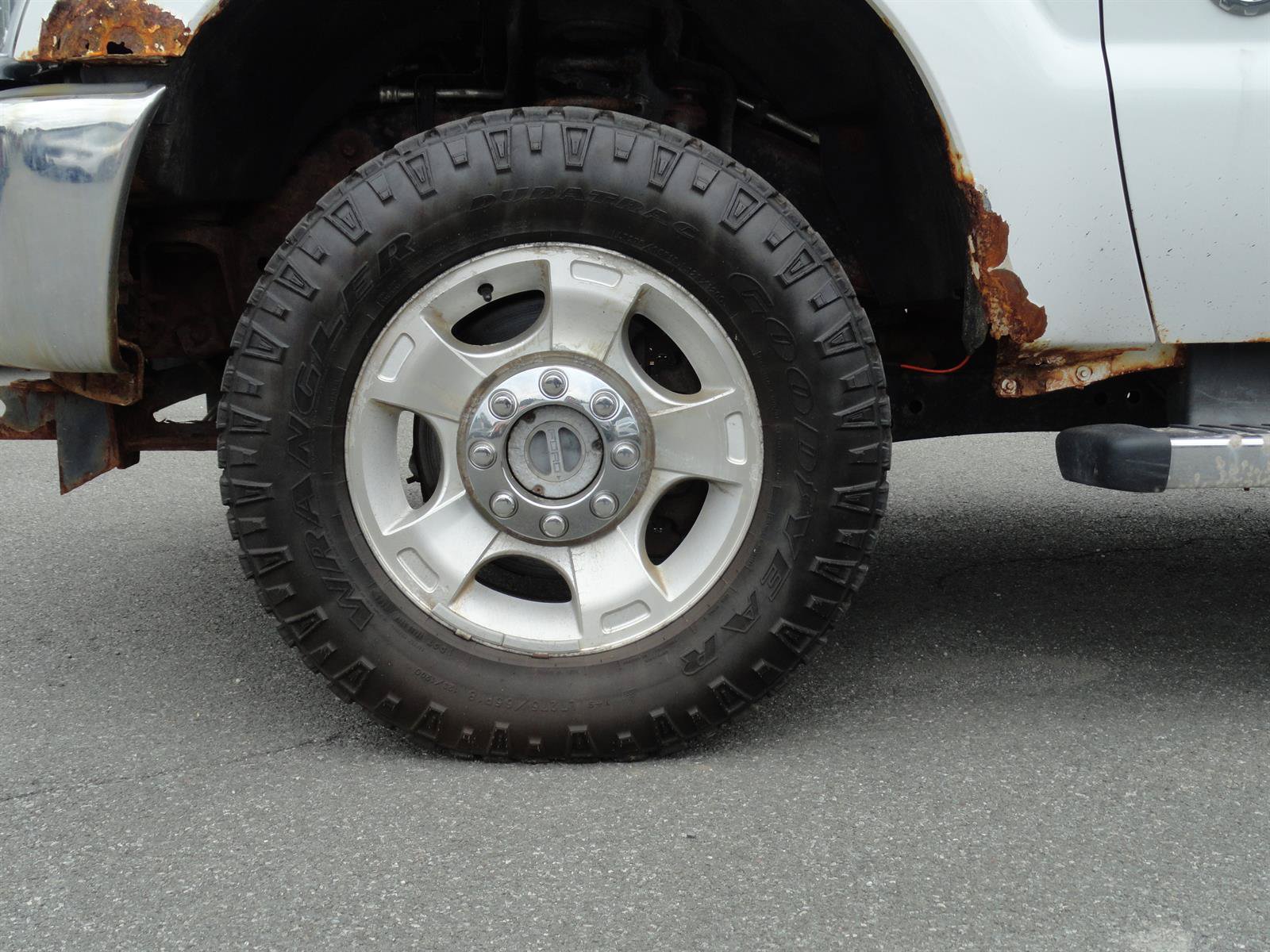 Used 2015 Ford F250 XLT AWD/4WD image 3