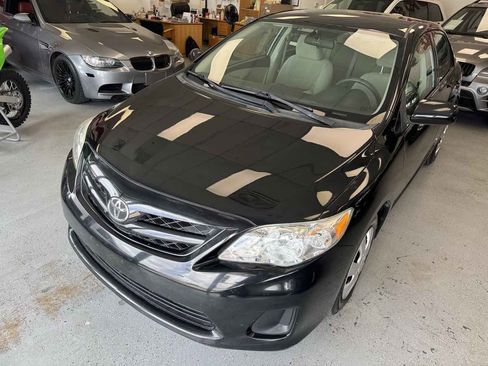 Used 2011 Toyota Corolla LE image 7