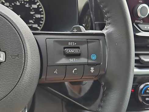 Certified 2023 Nissan Pathfinder SV w/ SV Premium Package AWD/4WD image 21