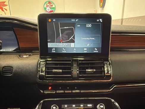 Used 2019 Lincoln Navigator Reserve AWD/4WD image 14