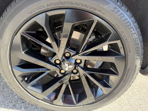 Used 2023 Mitsubishi Outlander SE Black Edition image 31