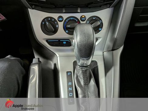 Used 2014 Ford Focus SE w/ SE Winter Package FWD image 19
