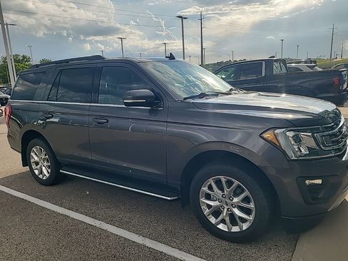 Used 2021 Ford Expedition XLT AWD/4WD image 2