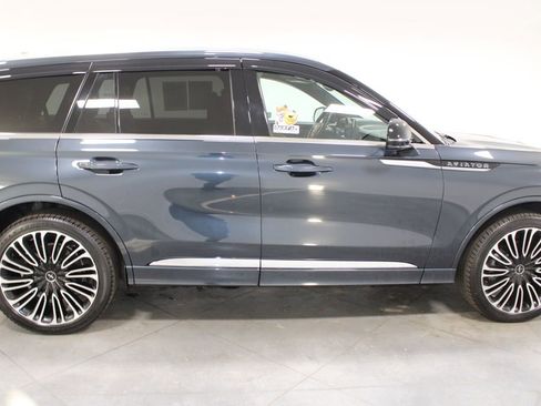 Used 2023 Lincoln Aviator Black Label w/ Dynamic Handling Package image 11