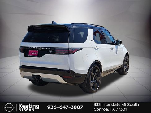 Used 2023 Land Rover Discovery Metropolitan Edition image 3