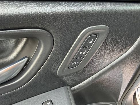 Used 2025 Honda Pilot TrailSport image 16