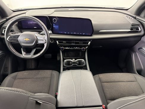 Used 2024 Chevrolet Traverse LT AWD/4WD image 15