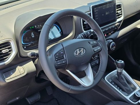 New 2025 Hyundai Venue SEL image 14