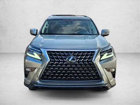 Used 2023 Lexus GX 460 Luxury image 2