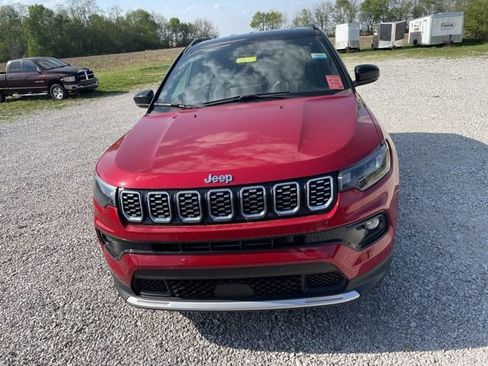 Used 2024 Jeep Compass Limited AWD/4WD image 3