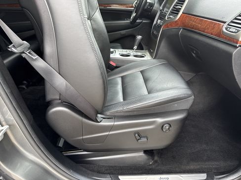 Used 2012 Jeep Grand Cherokee Limited w/ Trailer Tow Group AWD/4WD image 13