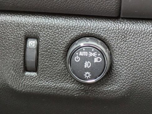 Used 2016 Chevrolet Colorado LT w/ LT Convenience Package image 29