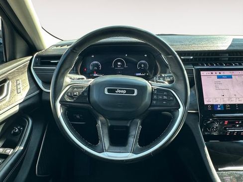 Used 2022 Jeep Grand Cherokee L Limited image 12