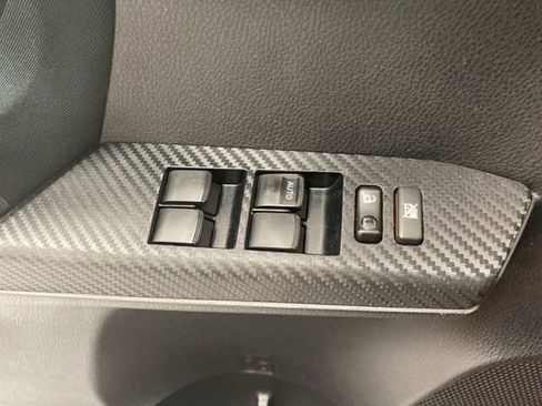 Used 2015 Toyota RAV4 LE FWD image 21