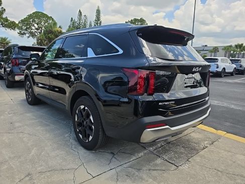 Certified 2025 Kia Sorento S FWD image 12