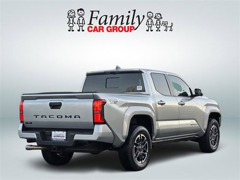 Used 2025 Toyota Tacoma TRD Sport image 4