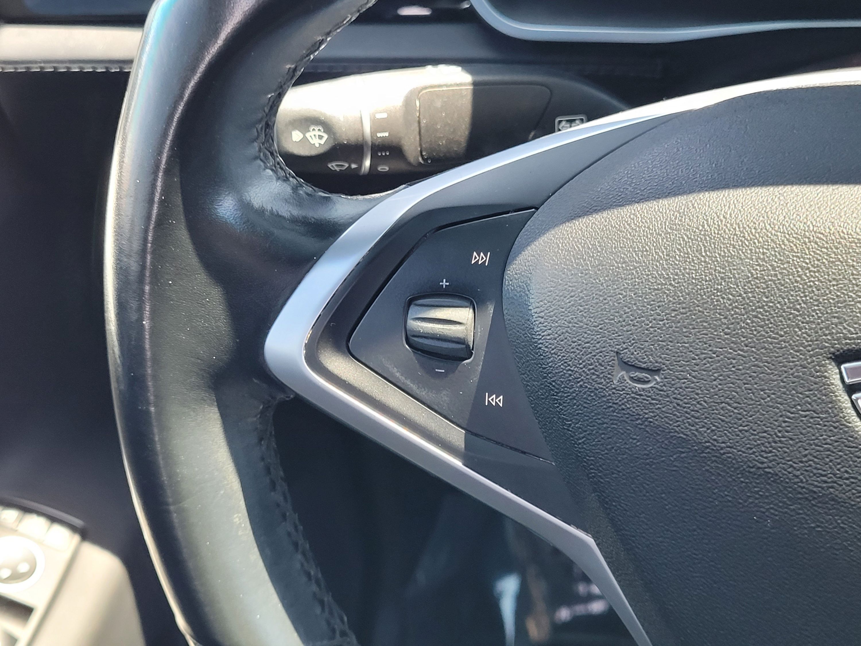 Used 2017 Tesla Model X 75D AWD/4WD image 14