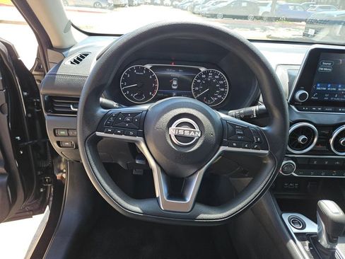 Used 2025 Nissan Sentra SV FWD image 18