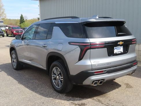 Used 2025 Chevrolet Traverse LT AWD/4WD image 8