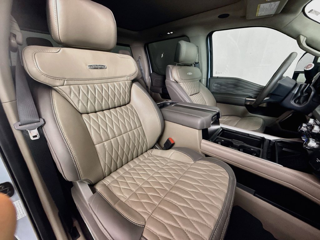 Used 2025 Ford F450 Platinum w/ Platinum Plus Package AWD/4WD image 30