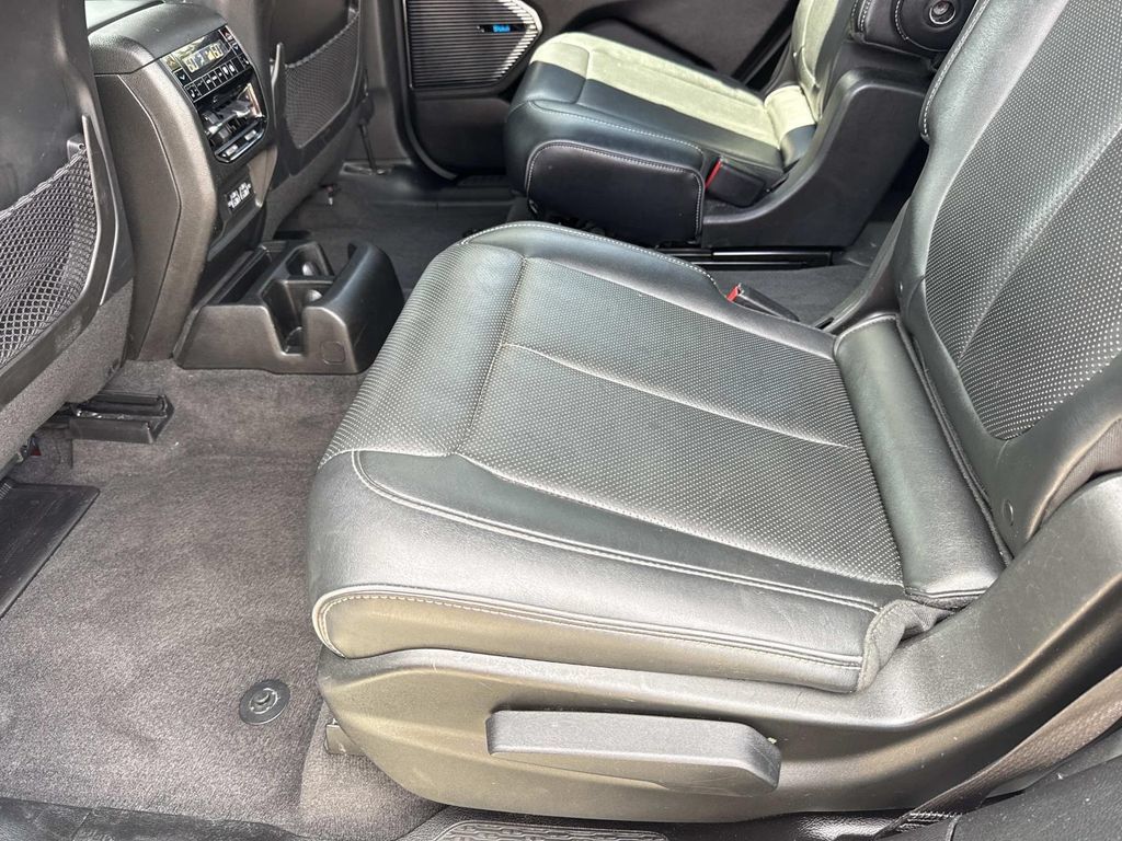 Used 2021 Jeep Grand Cherokee L Overland w/ Luxury Tech Group IV RWD image 15