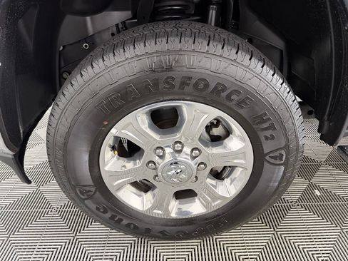 Certified 2025 RAM 2500 Big Horn AWD/4WD image 11