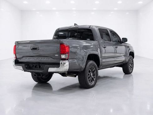 Used 2020 Toyota Tacoma SR5 RWD image 5