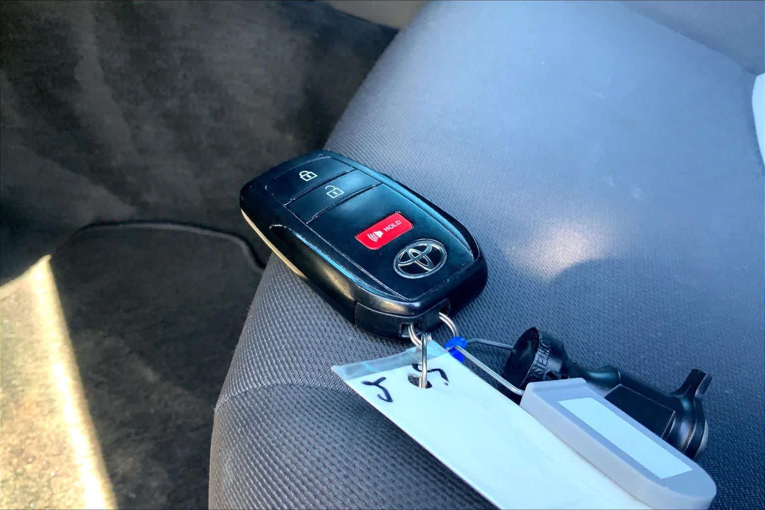 Used 2025 Toyota Tacoma TRD Sport AWD/4WD image 14