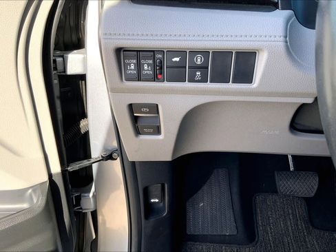 Used 2024 Honda Odyssey EX-L image 30