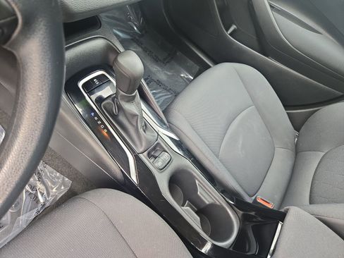 Used 2022 Toyota Corolla LE image 24