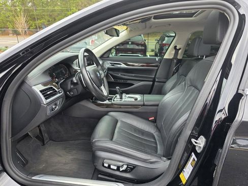 Used 2021 BMW 740i image 22