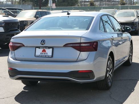 Used 2024 Volkswagen Jetta S FWD image 3