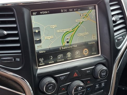 Used 2017 Jeep Grand Cherokee Limited AWD/4WD image 18