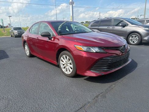 Used 2019 Toyota Camry LE FWD image 2