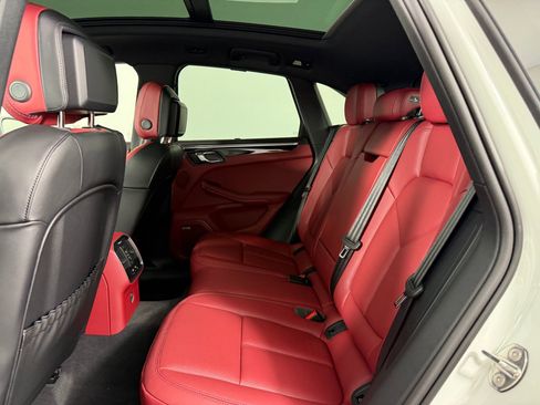 Certified 2026 Porsche Macan AWD/4WD image 16