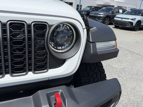 Used 2026 Jeep Gladiator Rubicon AWD/4WD image 29