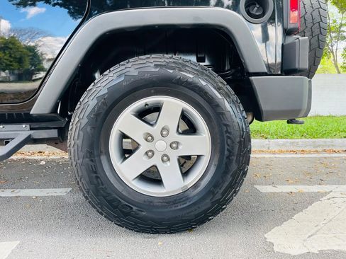 Used 2014 Jeep Wrangler Unlimited Sport w/ Connectivity Group image 15