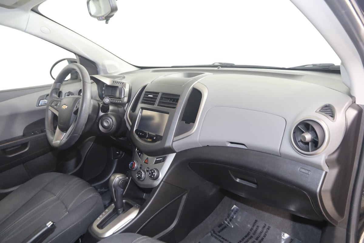 Used 2016 Chevrolet Sonic LT FWD image 28