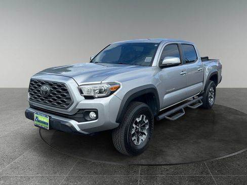 Used 2020 Toyota Tacoma TRD Off-Road w/ Technology Package AWD/4WD image 3