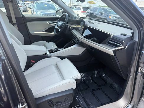 Used 2025 Audi Q5 Premium Plus w/ Premium Plus AWD/4WD image 15