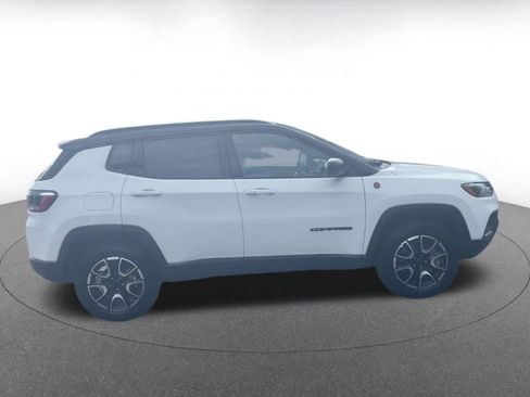 Used 2025 Jeep Compass Trailhawk image 16