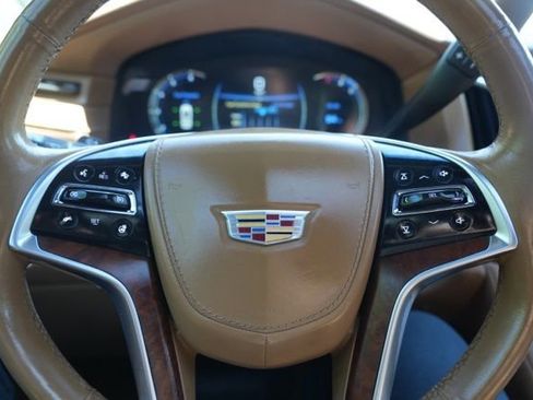 Used 2017 Cadillac Escalade Platinum AWD/4WD image 18