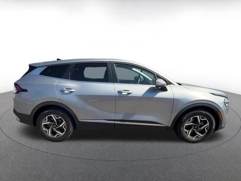 Used 2025 Kia Sportage LX FWD image 16